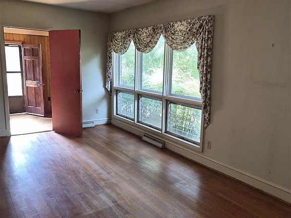 2nd image of 1005 Edgewood Dr