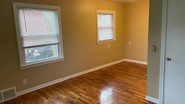 931 Durant St — Photo 3
