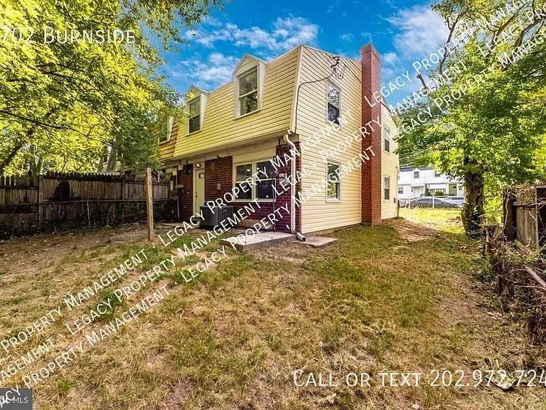 7702 Burnside Rd — Photo 11
