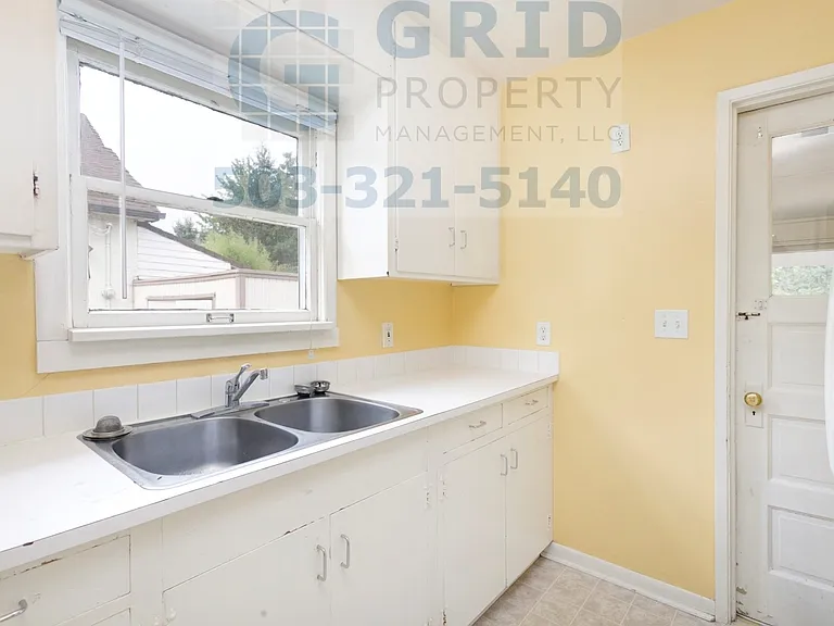 9037 NE Humboldt St — Photo 5