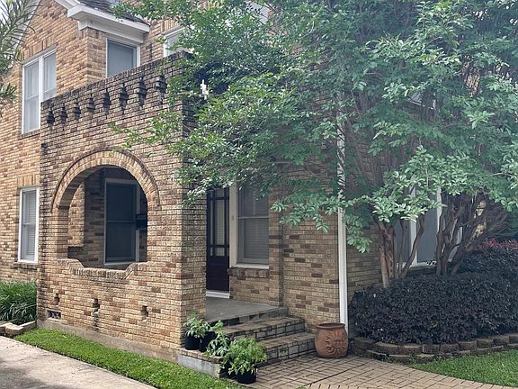 3rd image of 2404 McDuffie St