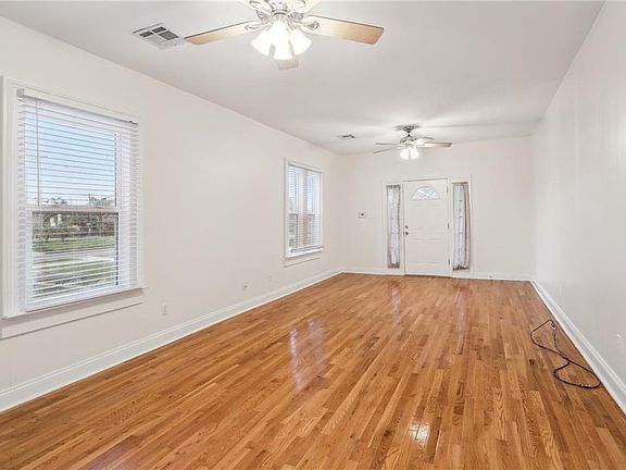3rd image of 304-06 Mound Ave