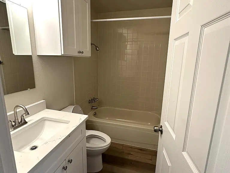 459 Maddux St — Photo 4