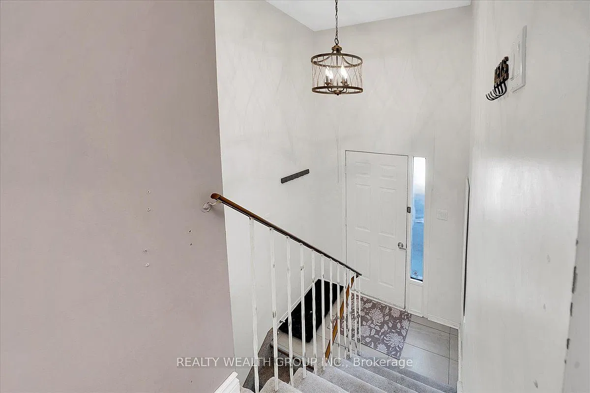 5 bed, $2,600 — Photo 4