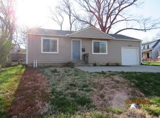 9434 Pflumm Rd, Lenexa, KS 66215