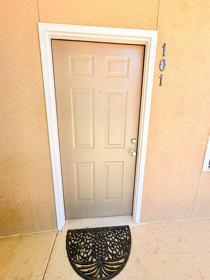 Unit Available at Glenn Heights! — Photo 2
