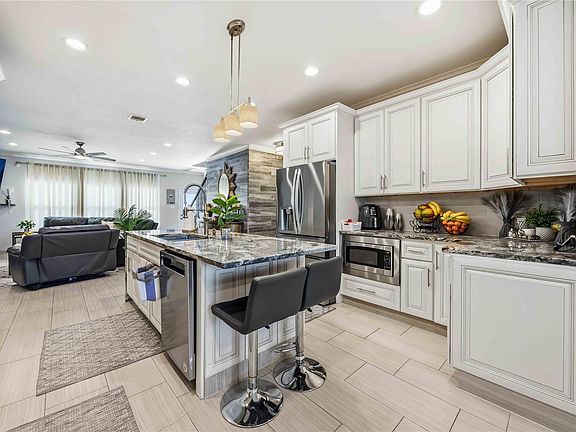 4th image of 19219 Brook Village Rd