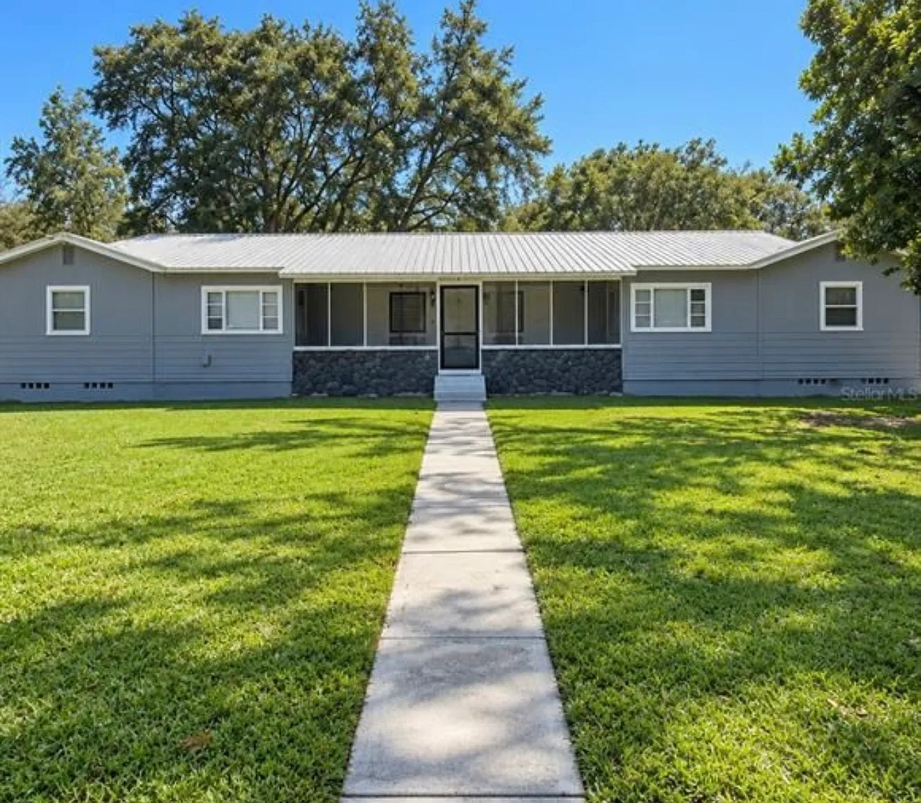 1618 Magnolia Ave — Photo 1