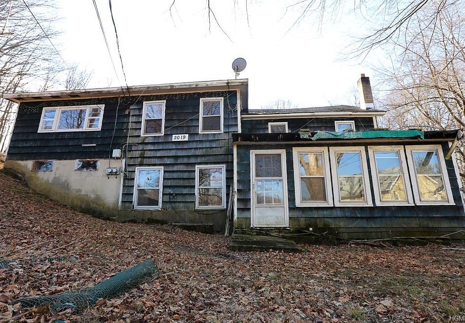 1st image of 2019 Maple Ave