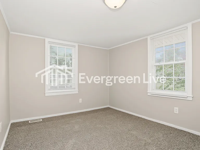 119 Kennedy Ave — Photo 8