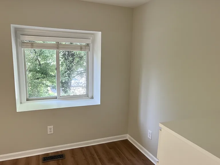 1105 N Taylor St — Photo 46