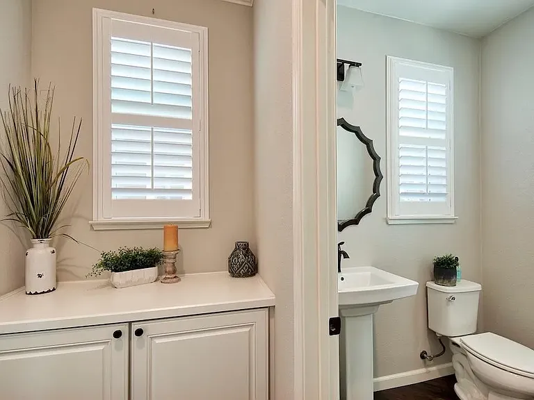 604 Jade St — Photo 3