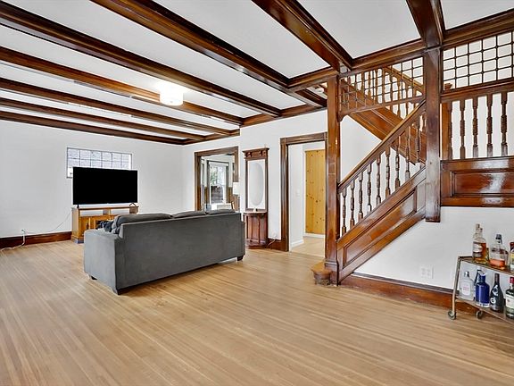 5th image of 264 Sumner Ave