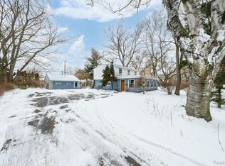 10221 Wayne Rd, Livonia, MI 48150