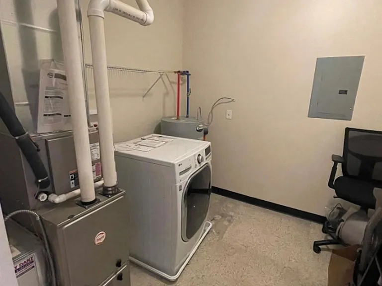 1 Bedroom 1 Bathroom Luxury Apartment in Cohoes — Photo 11