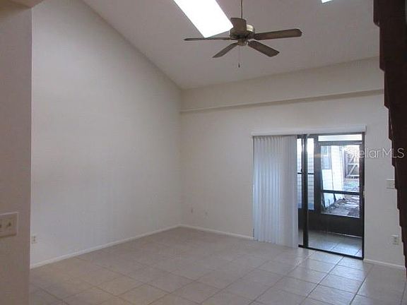 3rd image of 2836 Hunt Club Ln