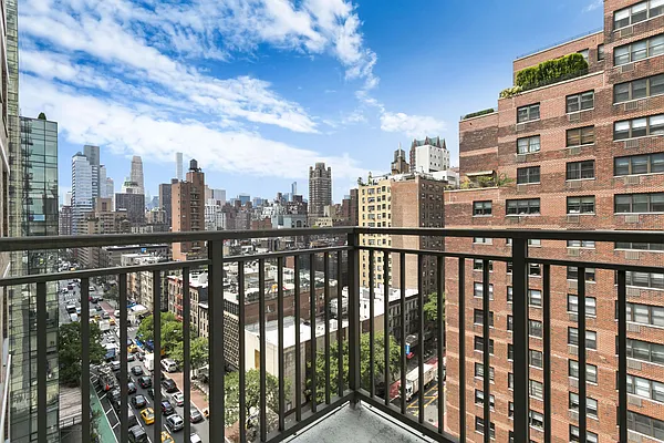 Sold by Compass | media 2