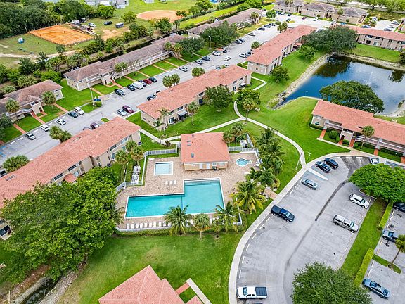 3rd image of 1018 Twin Lakes Drive #21-A