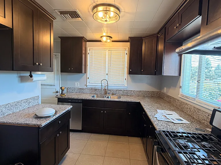 2404 Wetherhead Dr — Photo 10