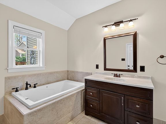 5th image of 1707 Falls Church Rd