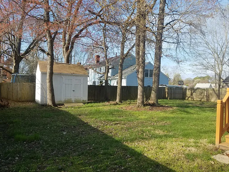 4105 Sorrento Dr — Photo 3