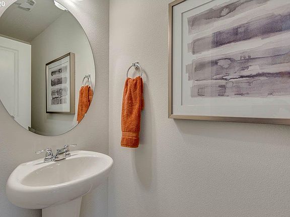 4th image of 725 NE 138th Pl