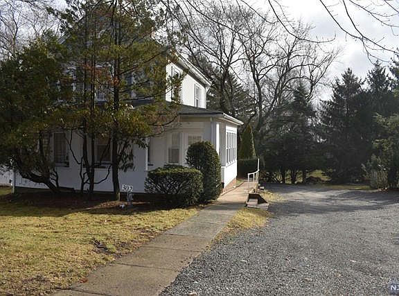 2nd image of 302 Erie Ave