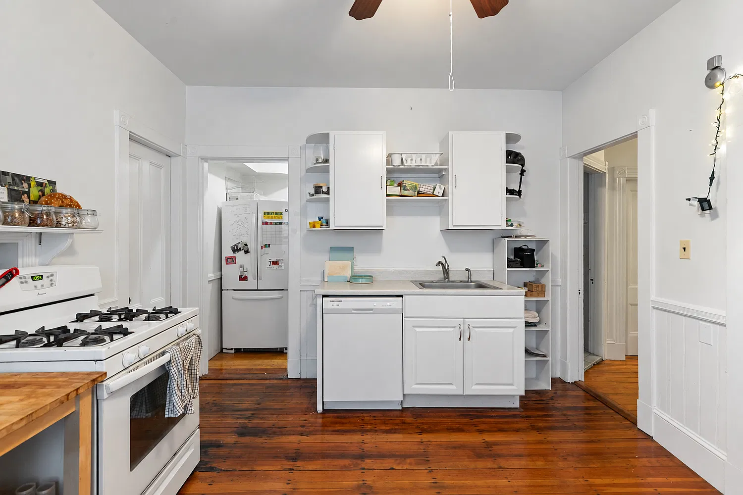 2 bed, 972 sqft, $3,250 — Photo 3
