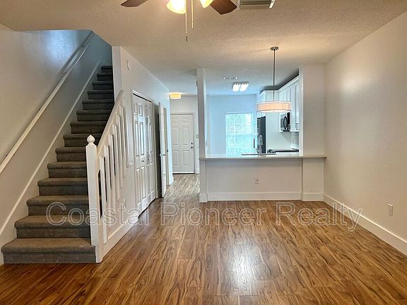 3rd image of 12376 Berkeley Square Dr