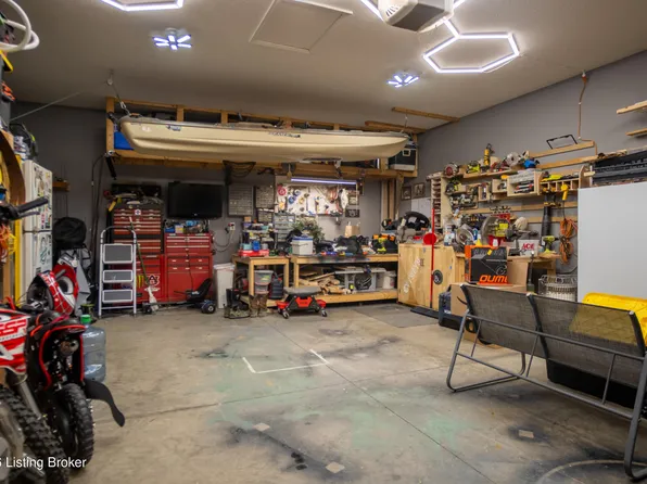 244 Blossom Ln, Elizabethtown, KY 42701