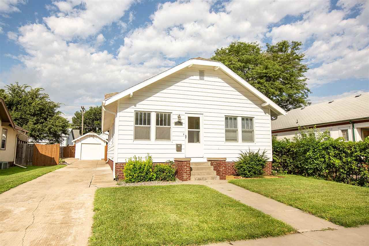 1208 W 2nd St, Mccook, NE 69001 Zillow