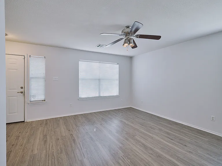 9316 Rowlands Sayle Rd — Photo 8