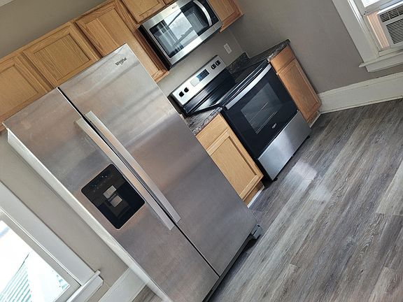 2nd image of 404 E Watauga Ave #3