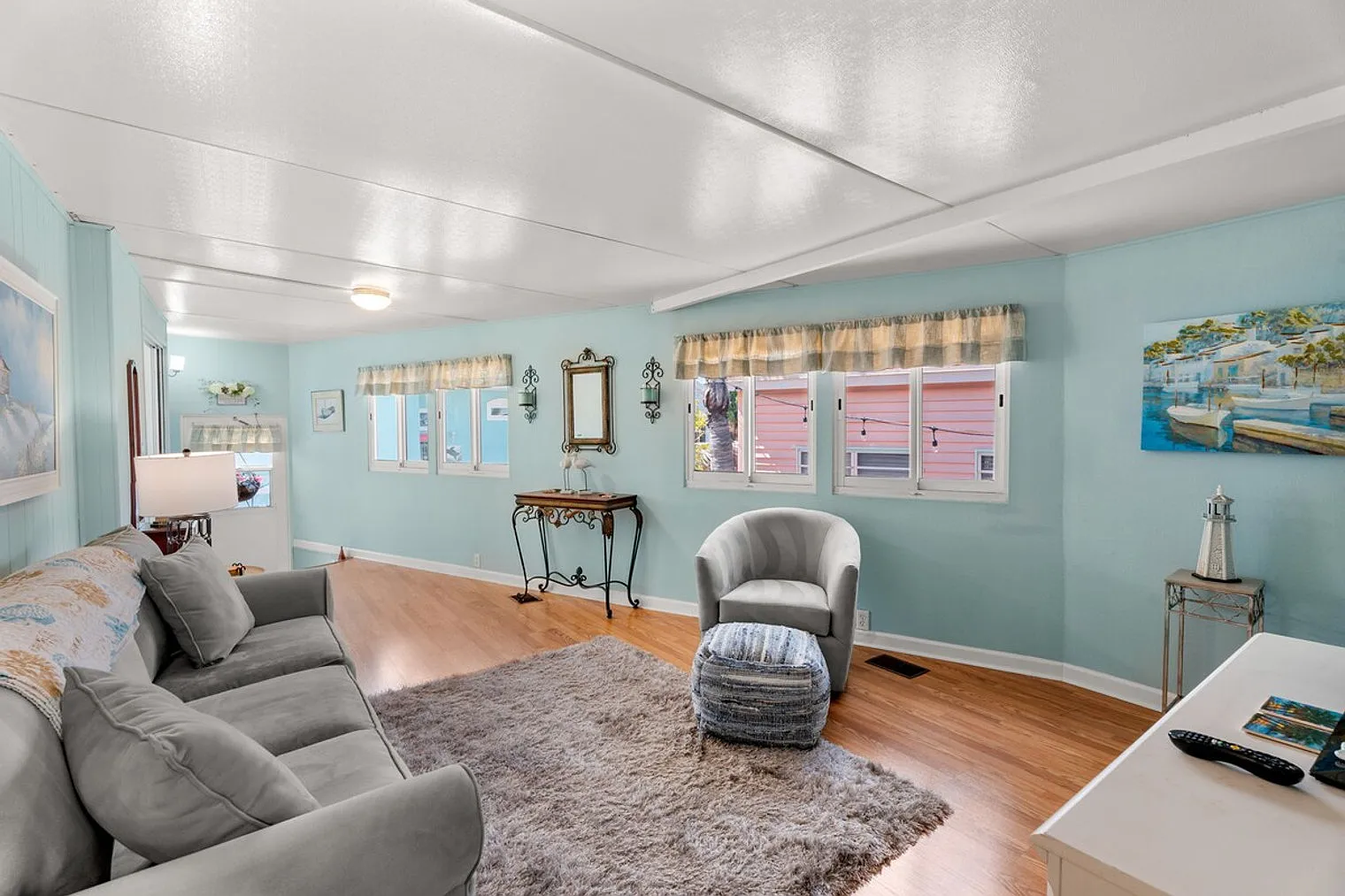 2 bed, 1.0 bath, $4,549 — Photo 3