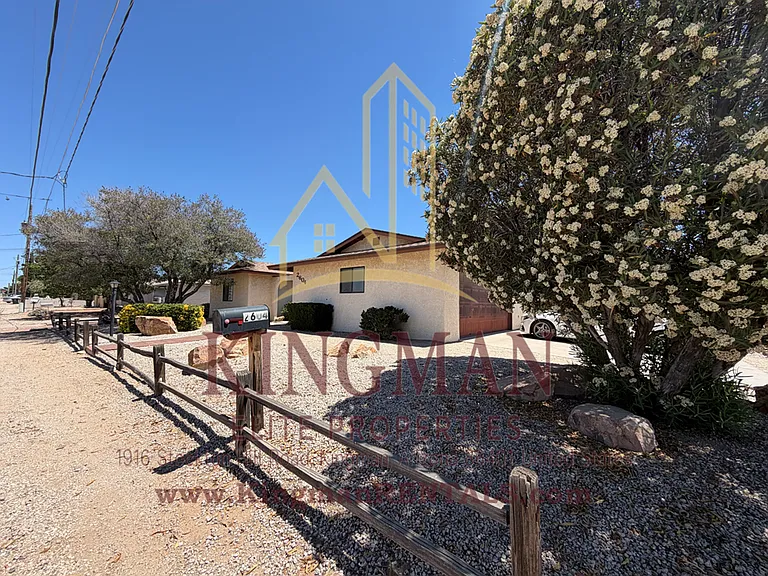 2604 Phoenix Ave — Photo 3