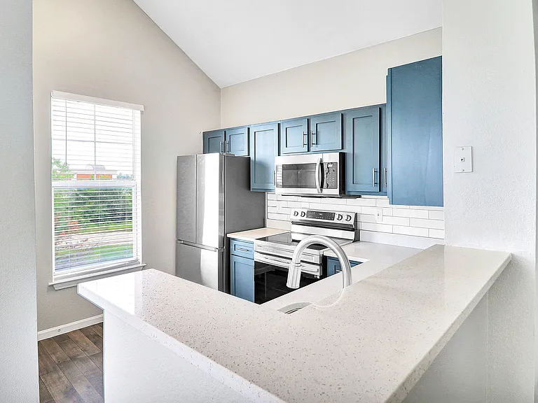 The Vintage at Zona Rosa Apartment Homes — Photo 18