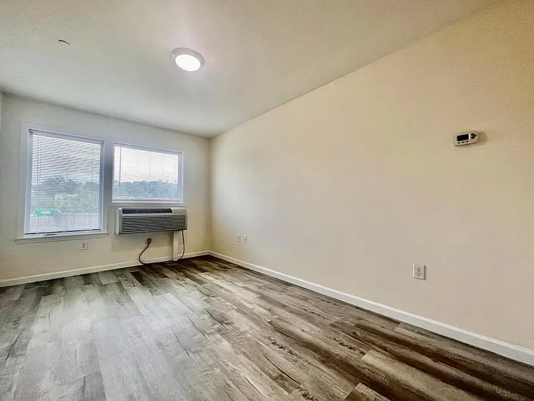 Lake St — Photo 10