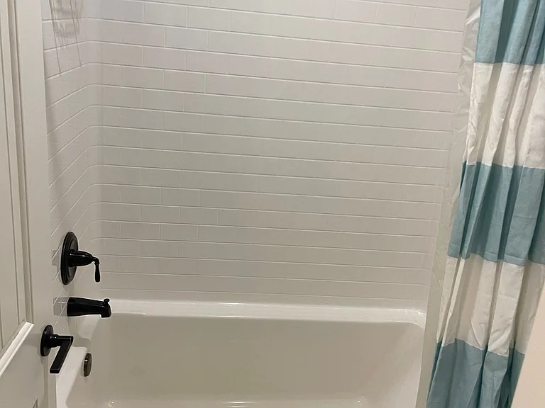 Shared Bathroom upstairs