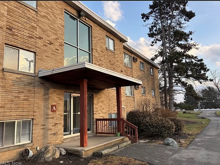5200 Royalton Rd #A-11 — Photo 1