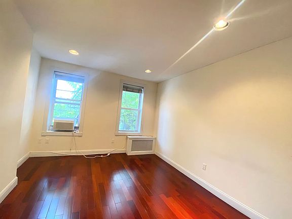 2nd image of 106 Charles St #W