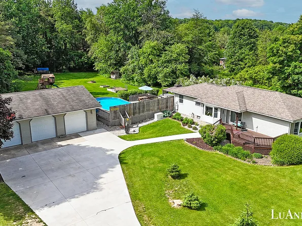 20295 W Stanton Rd, Pierson, MI 49339