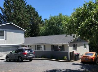 1494 Angelcrest Dr, Medford, OR
