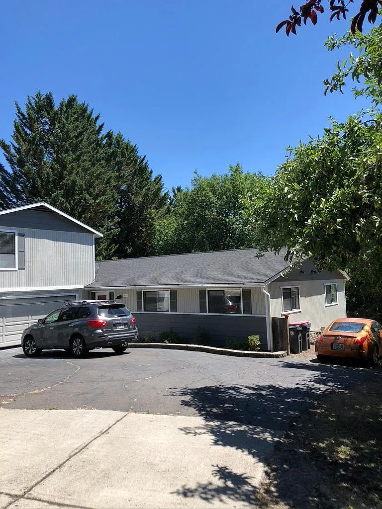 1494 Angelcrest Dr photo 1