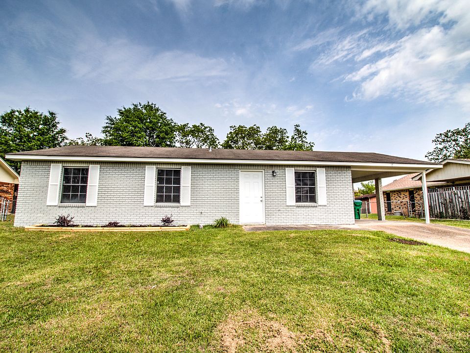 1st image of 17 Royal Pine Dr