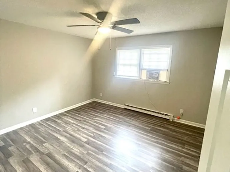 2909 Burgess Dr — Photo 16