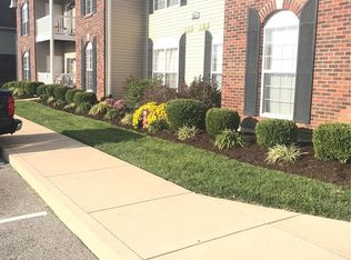 6421 Brookfield Court Dr, Saint Louis, MO 63129