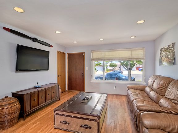 2nd image of 3855 Rosetta Ct