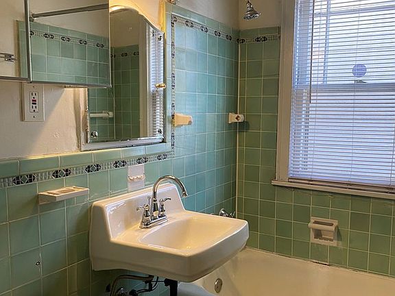 4th image of 3600 Aldrich Ave S APT 8