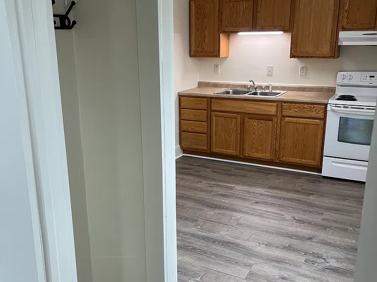 118 Park St #1 — Photo 8