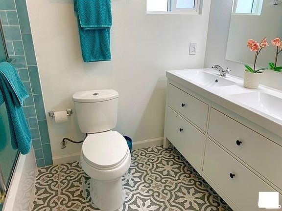 5th image of 629 W 58th St #1